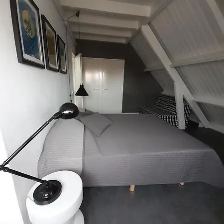 Appartement To Be At *