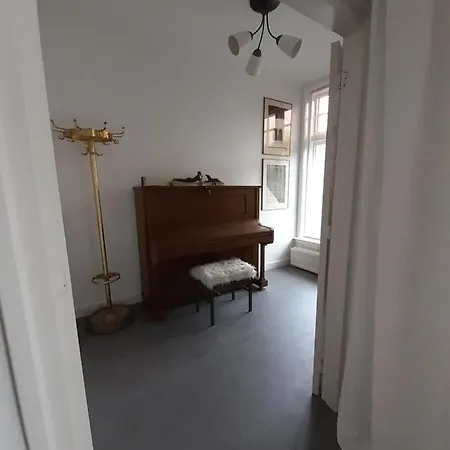 To Be At 아파트